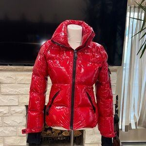 SAM. Shiny Red Puffer Jacket size M . very good condition.